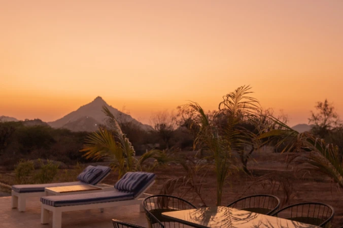 Which resort offers luxury stay in Jawai Rajasthan